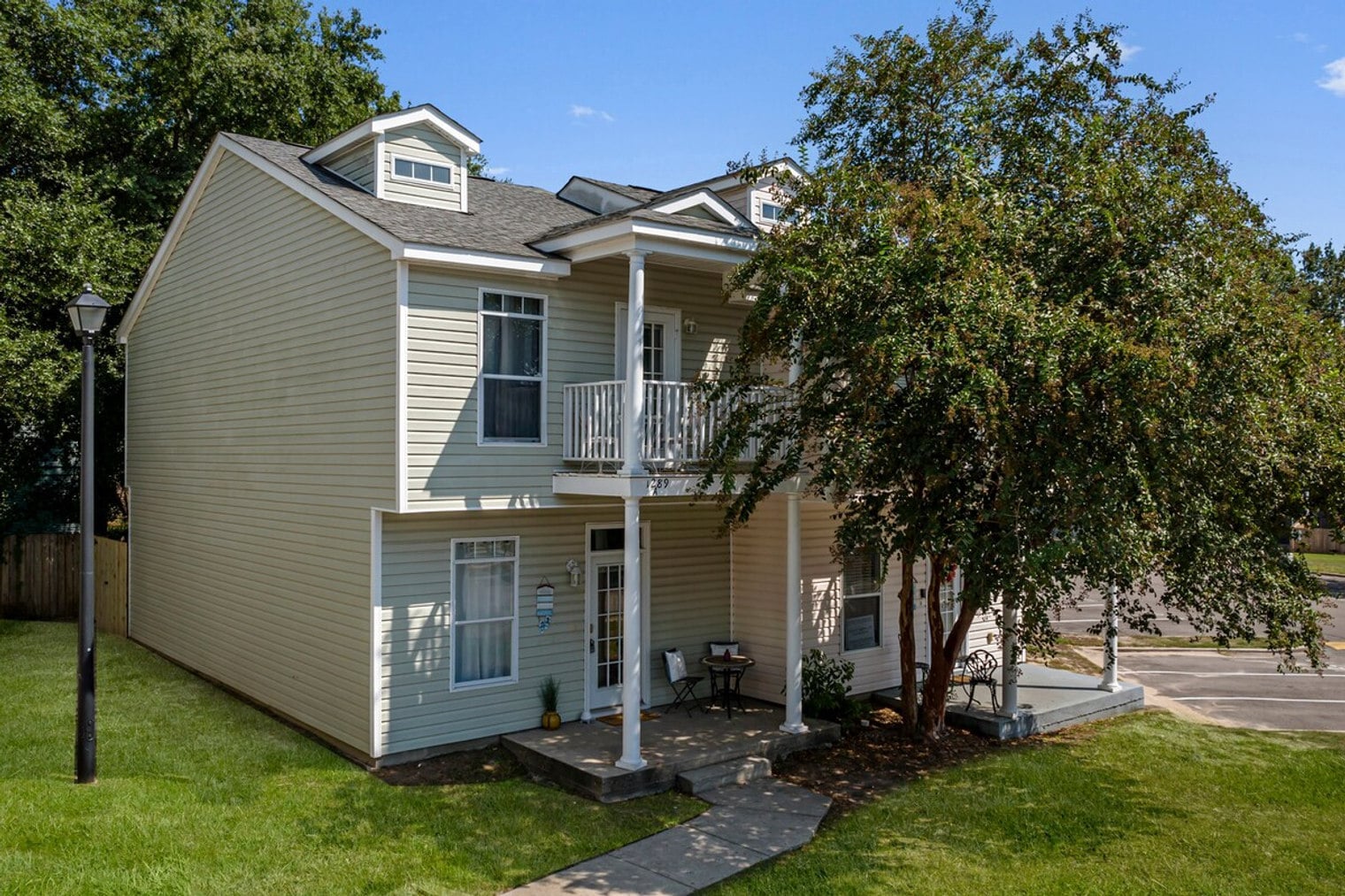 Building Photo - 241 Cowan Rd