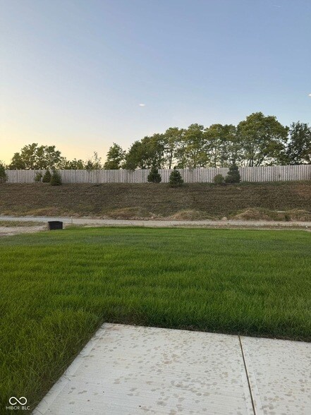 Building Photo - 15370 Farrington Rd