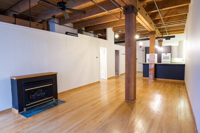 Building Photo - 701 W Jackson Blvd