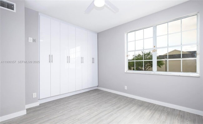 Building Photo - 16697 Hemingway Dr