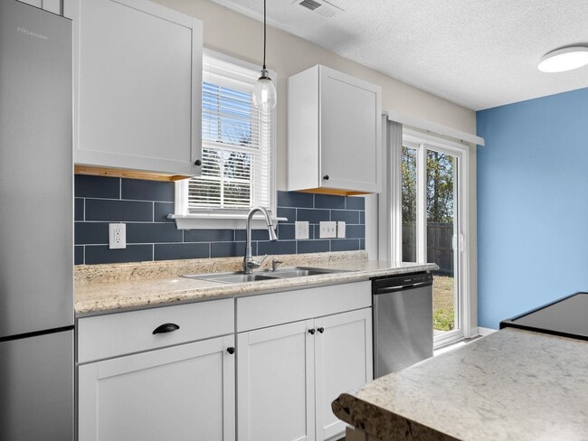 Building Photo - Welcome to Crown Point!