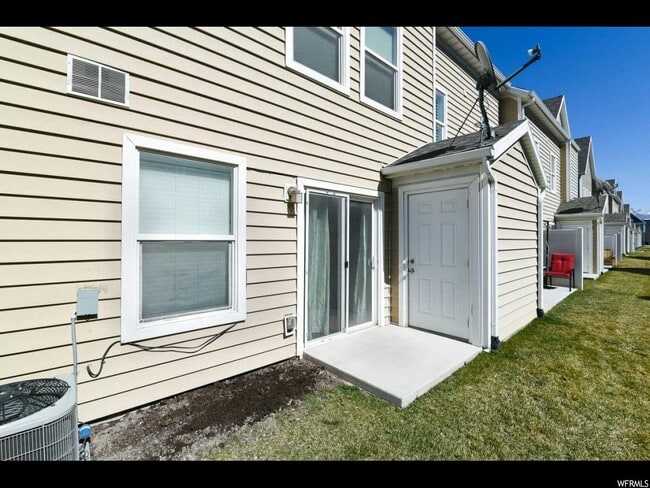 Building Photo - 183 Carrick Dr