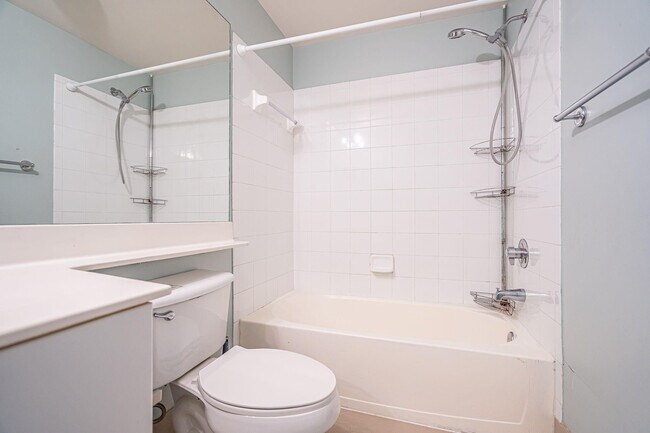 Building Photo - 5840 W Sample Rd