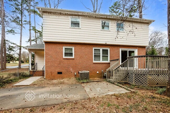 Building Photo - 5800 Amity Pl