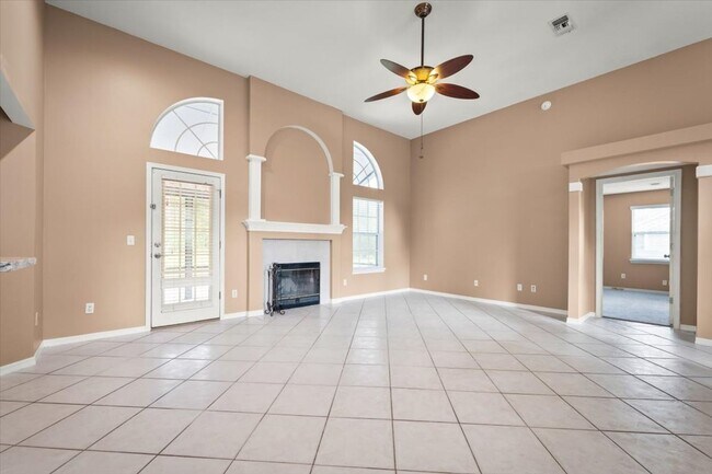 Building Photo - Beautiful 4BR Home with Fireplace, Screene...
