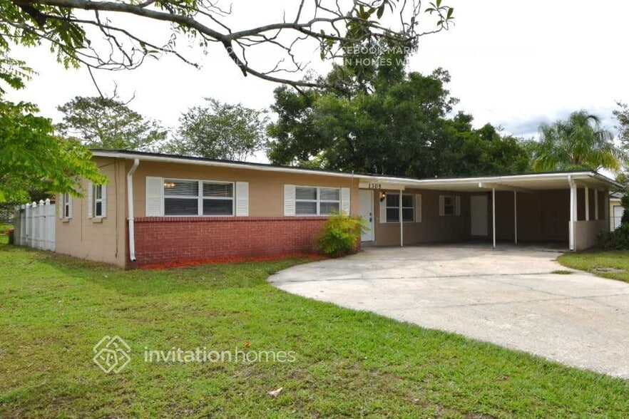 Primary Photo - 1305 Viburnum Ln