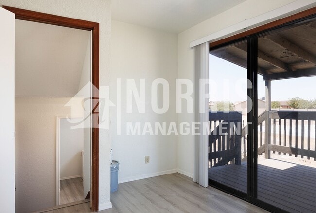 Building Photo - 15054 S Yava Rd