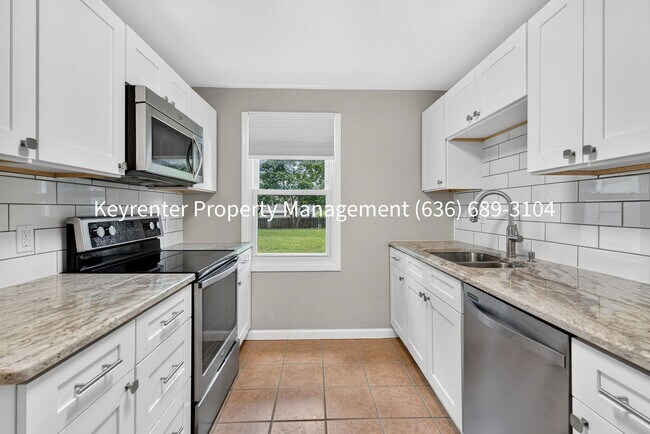 Building Photo - Fully Renovated 2BR/1BA Home for Rent