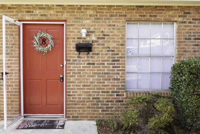 Building Photo - 2432 Pruitt St. #8