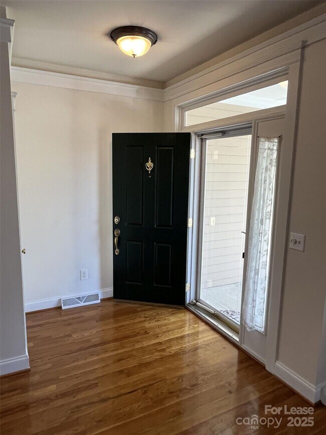 Building Photo - 3044 Parker Green Trail