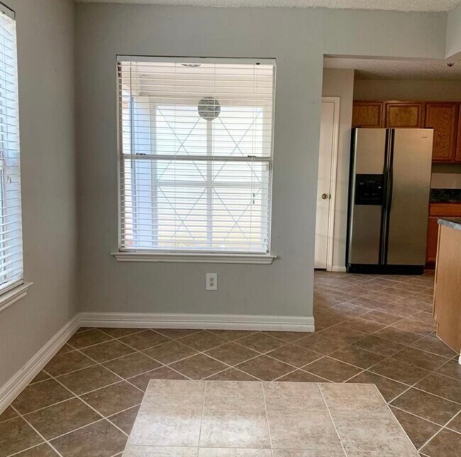 Building Photo - 10918 Vista Norte Ct