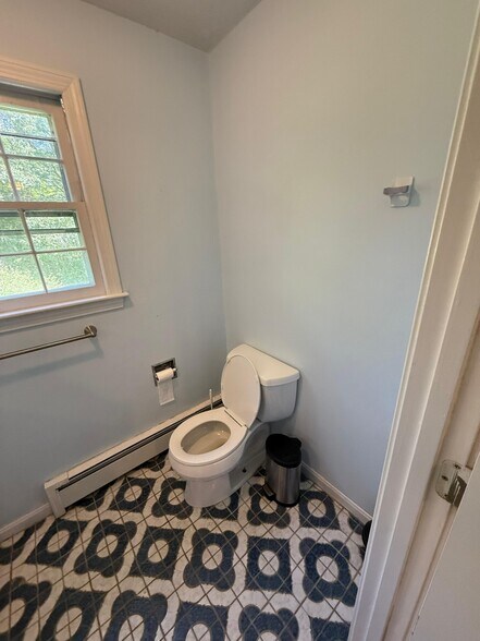 Building Photo - 5 Freeman Cir