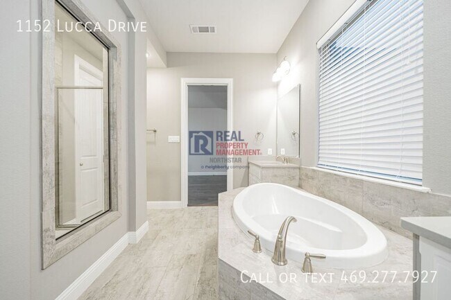 Building Photo - 1152 Lucca Ct