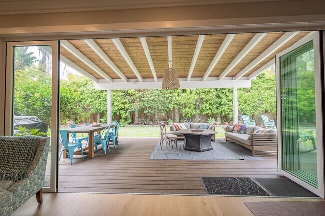 Building Photo - Resort-Style Encinitas Estate with Pool UNFURNISHED