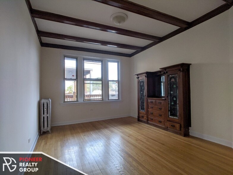 Building Photo - 2455 N Spaulding Ave