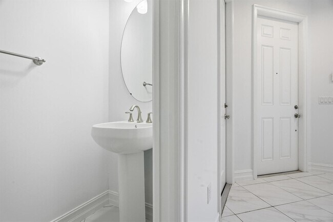 Building Photo - 13023 Riverwalk Cir S