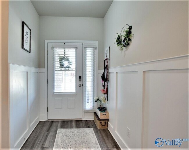 Building Photo - 155 Grey Fawn Trail