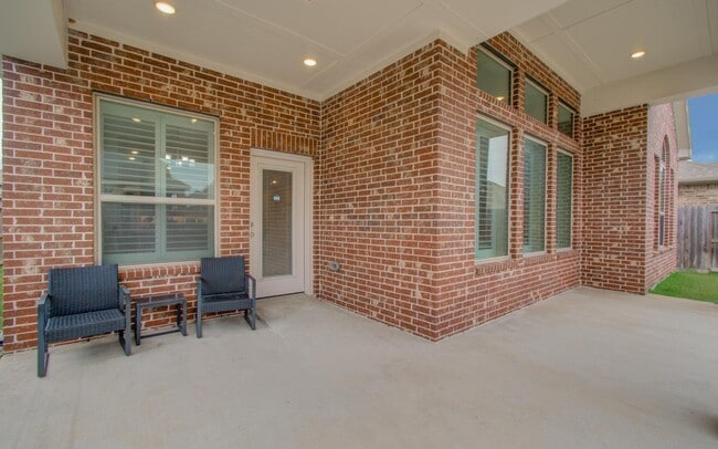 Building Photo - 11810 Dockside Shores Dr