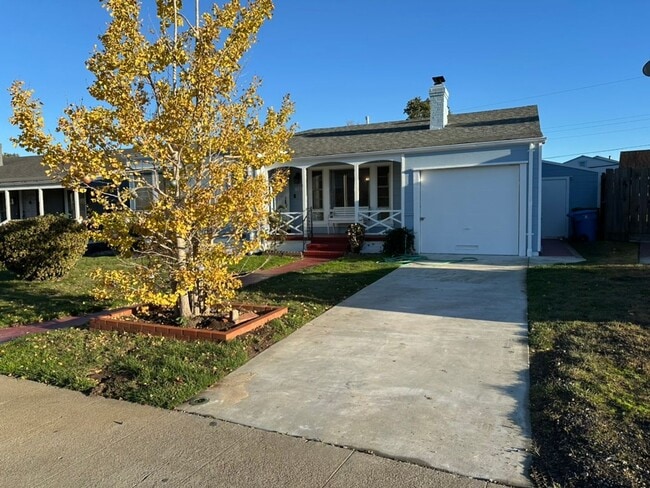 Building Photo - Epic REA - Great Home w/2 BR/1 BA Plus Bonus Loft in Mills Park Neighborhood