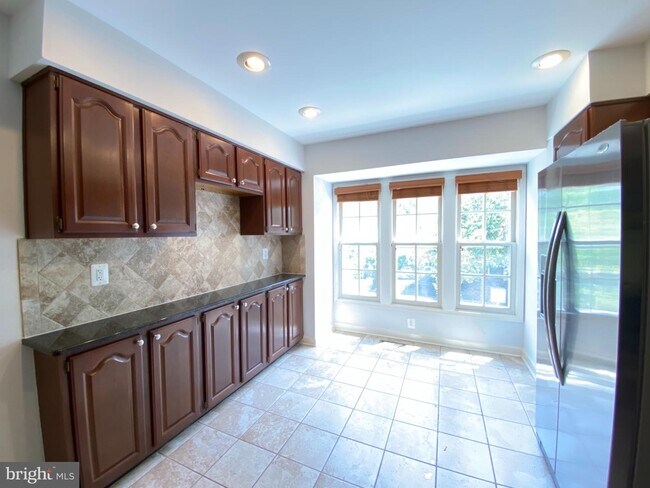 Building Photo - 2110 Eluna Ct