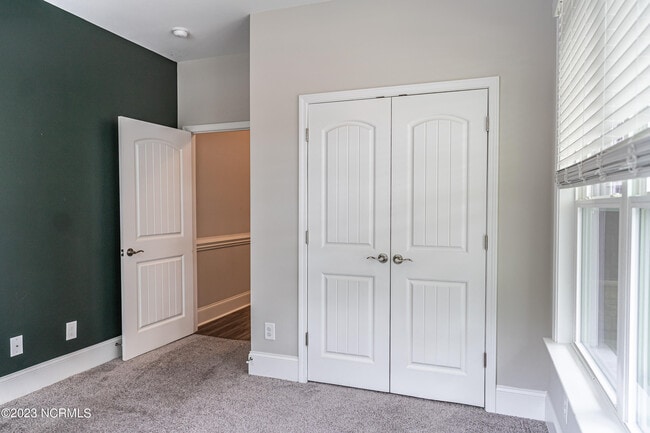 Building Photo - 153 Keowee Cir