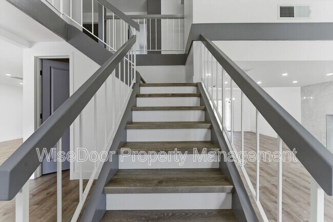 Building Photo - 1500 Aldea Dr