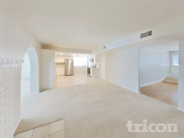 Building Photo - 4832 N 87th Ln