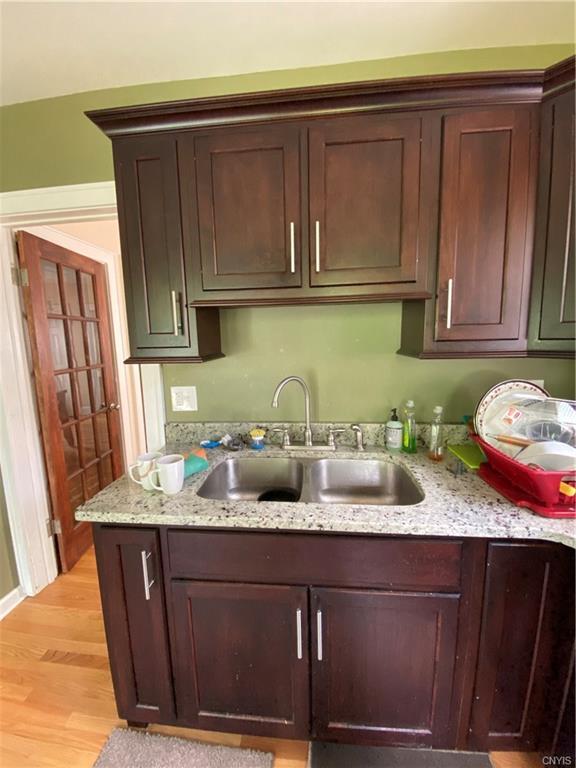 Building Photo - 208 Bassett St