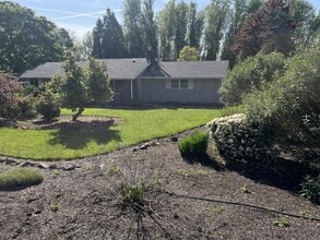 Building Photo - 1395 NW Twins Ln