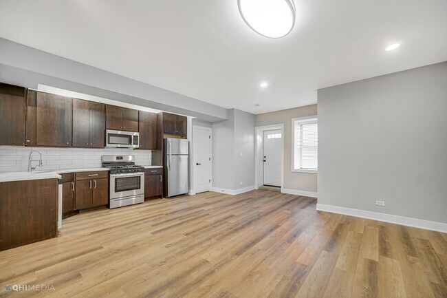 Building Photo - 2735 W Polk St