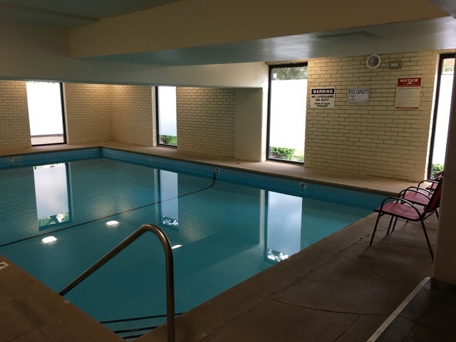 Pool & Sauna - 3900 N Pine Grove Ave