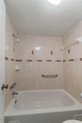 Building Photo - 5503 Pokeweed Ct