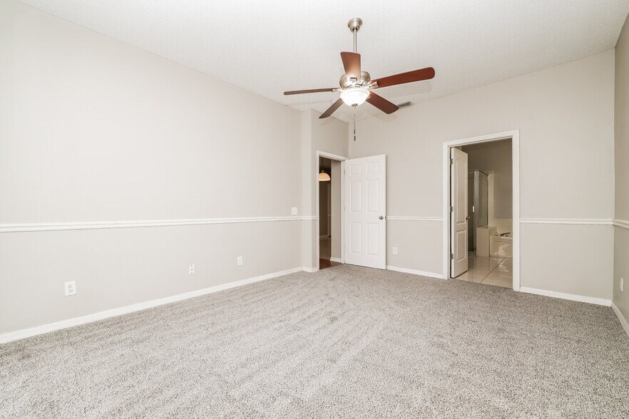 Building Photo - 1231 Loretto Cir