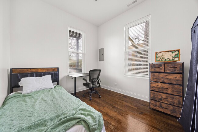 Building Photo - 2228 S Wood-2