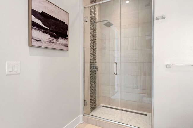 Building Photo - 1400 W Peachtree St NE