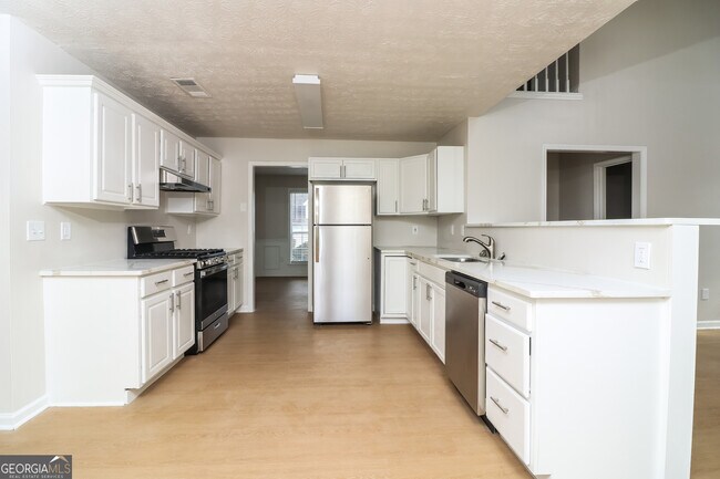 Building Photo - 7915 Clearview Cir