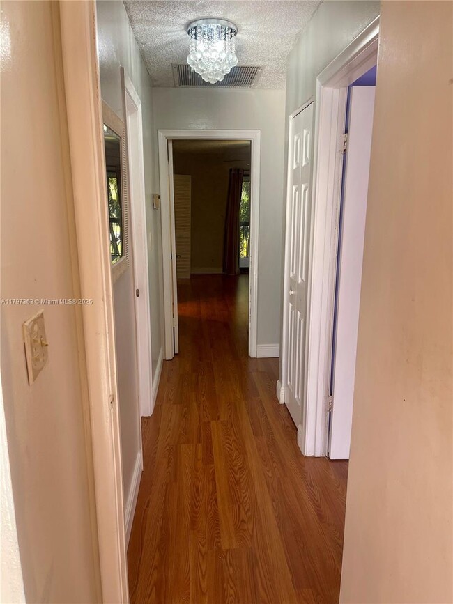 Building Photo - 6695 Racquet Club Dr