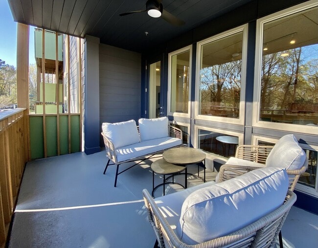 Building Photo - 610 Trent Dr