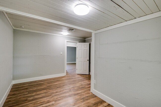 Building Photo - 3901 McKinney Dr