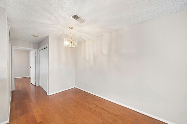 Building Photo - 7402 Alabonson Rd