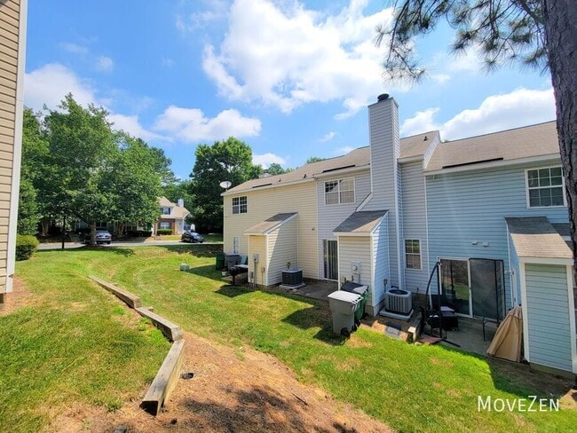 Building Photo - 3017 Summercroft Ln