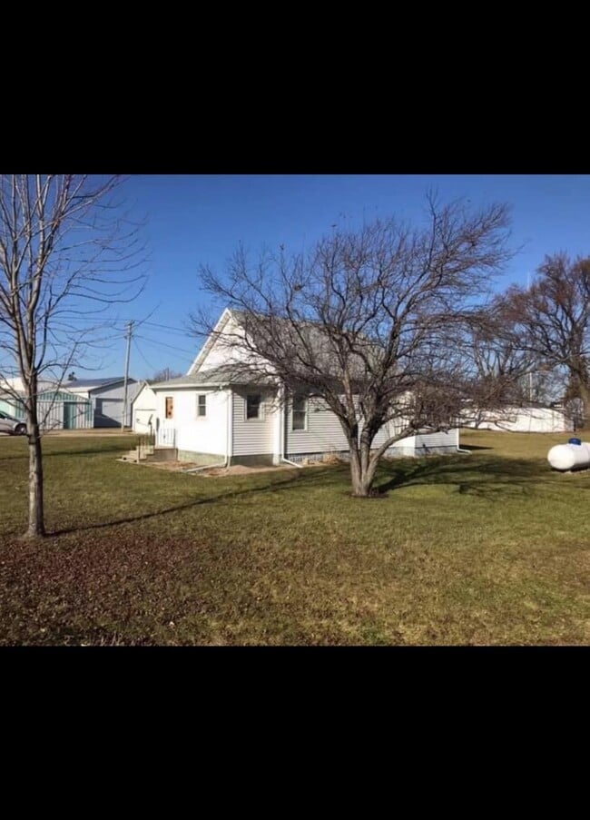 Building Photo - 24602 Oran St