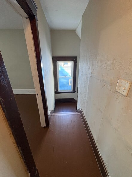 Building Photo - 2108 W 89th St