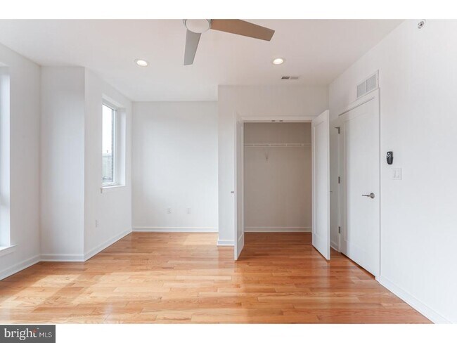 Building Photo - 1629 Swain St