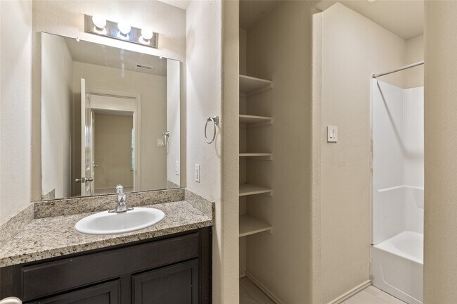 Building Photo - 2414 Fall Aster Dr
