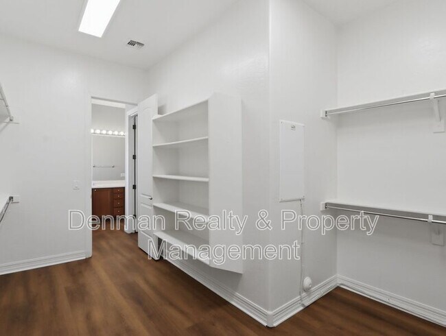 Building Photo - 3146 E Coconino Dr