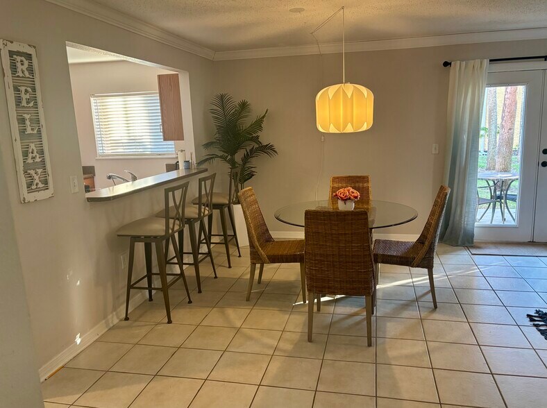 Building Photo - 1866 Toucan Way