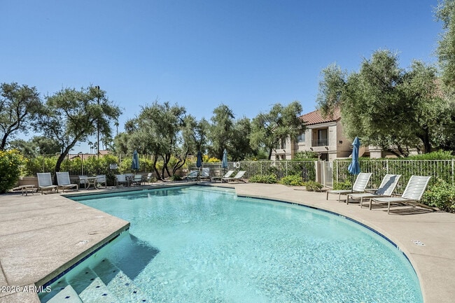 Building Photo - 9708 E Vía Linda