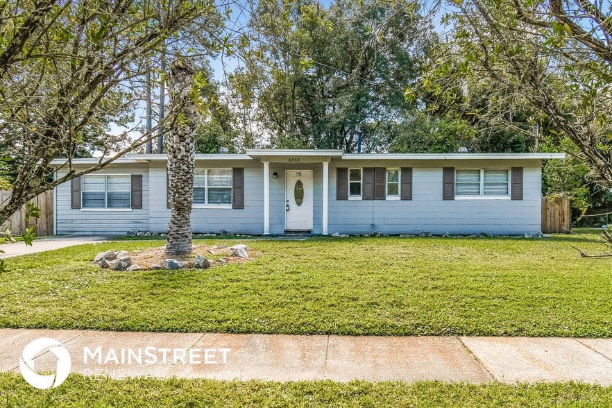 Primary Photo - 6430 Lucente Dr
