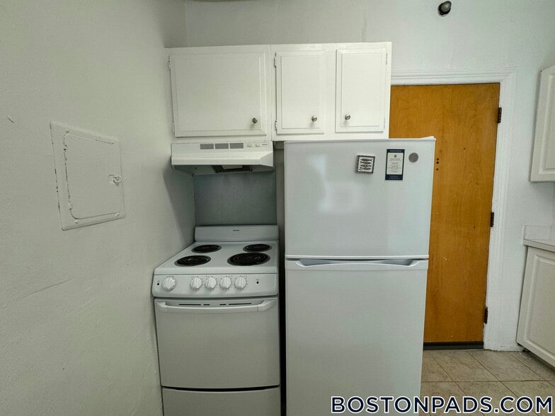 Primary Photo - 1223 Beacon St